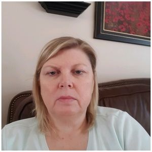 Meet your Posher, Dee